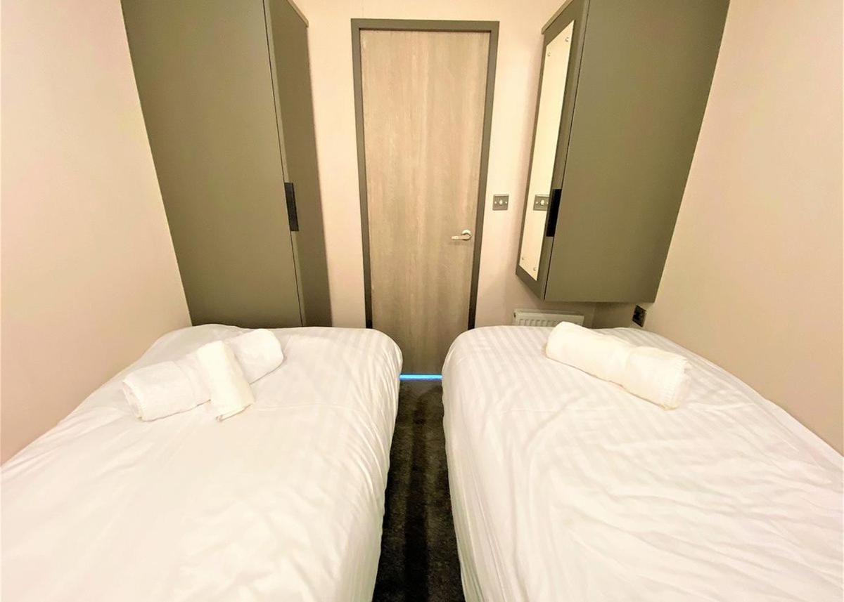 Westlands Country Park Hotel Annan Bagian luar foto