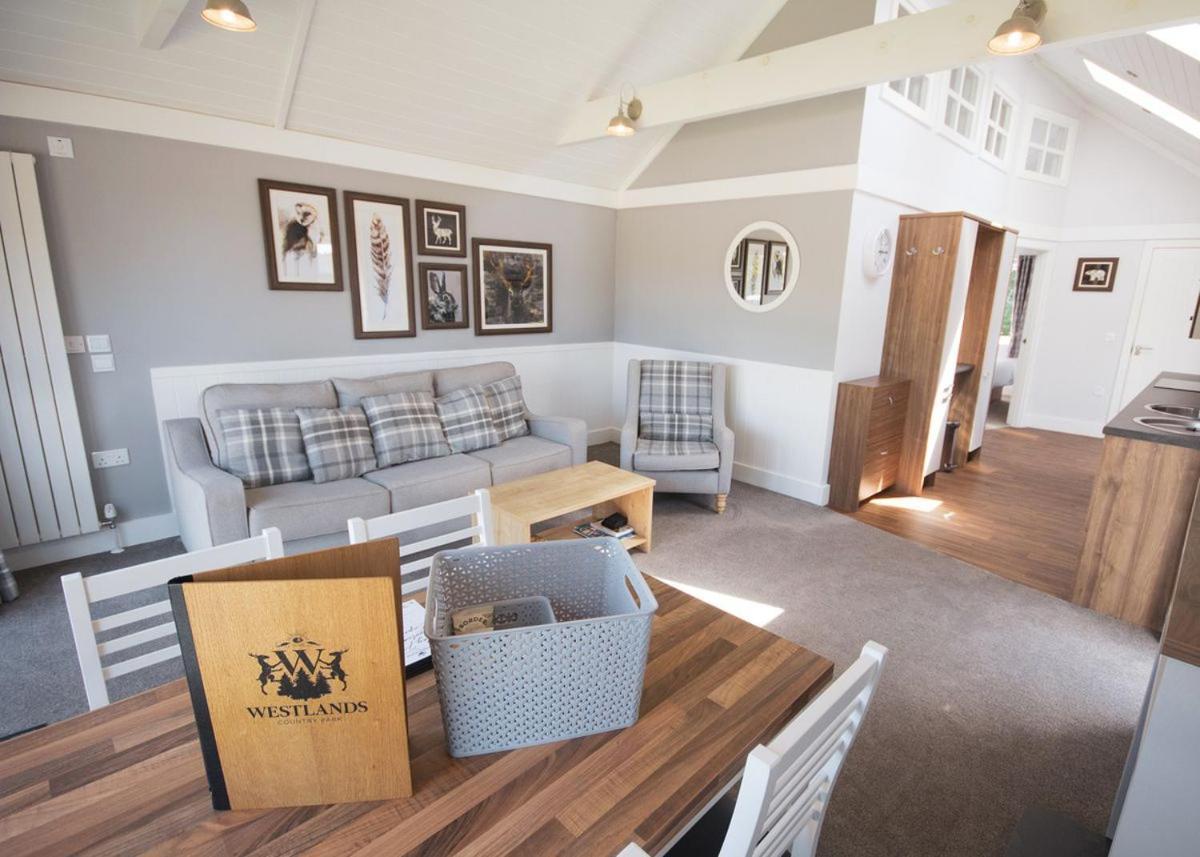 Westlands Country Park Hotel Annan Bagian luar foto