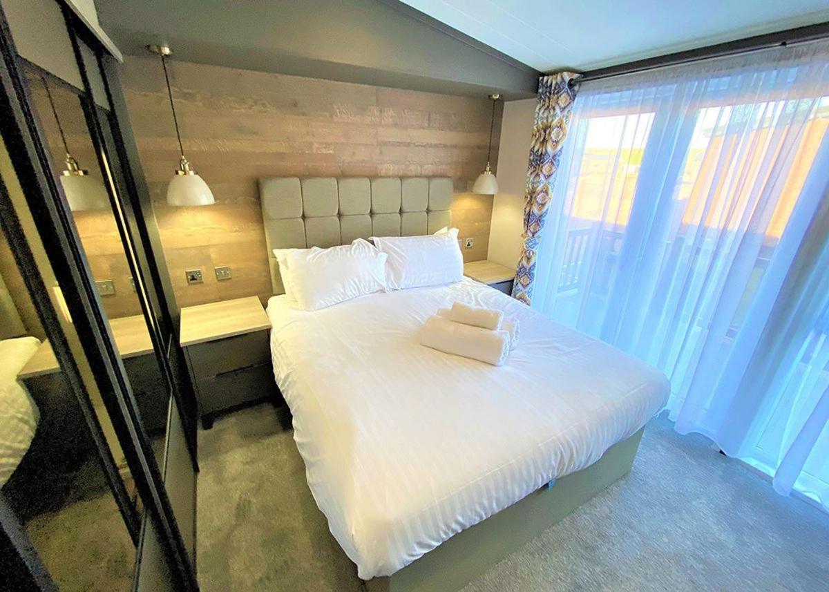 Westlands Country Park Hotel Annan Bagian luar foto