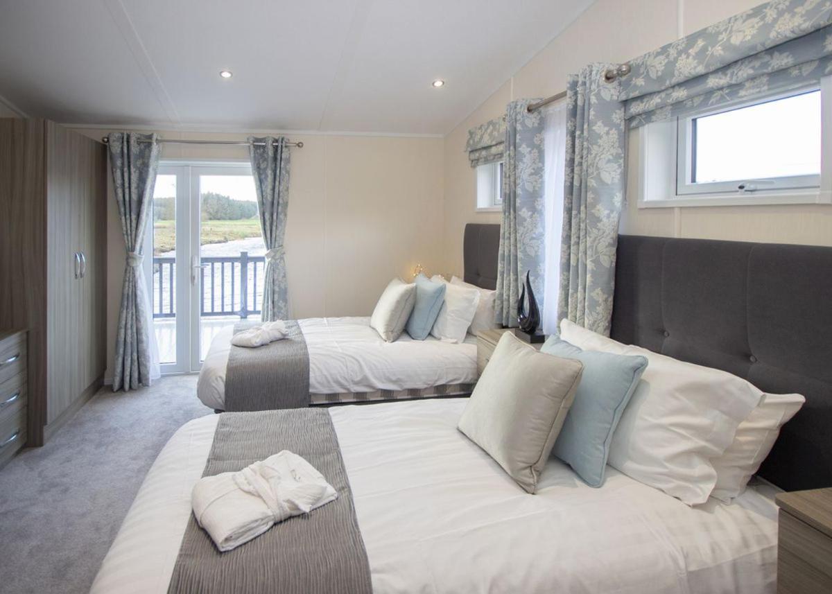 Westlands Country Park Hotel Annan Bagian luar foto