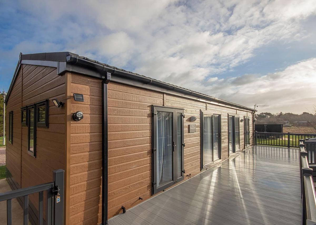 Westlands Country Park Hotel Annan Bagian luar foto