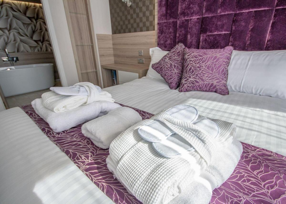 Westlands Country Park Hotel Annan Bagian luar foto